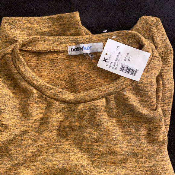 Mustard colored dress with belt size M by Bailey Blue - Picture 3 of 9